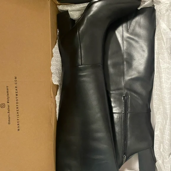 Marc Fisher Perina Knee High Black Leather Heeled Boots Size 9 - Picture 7 of 7